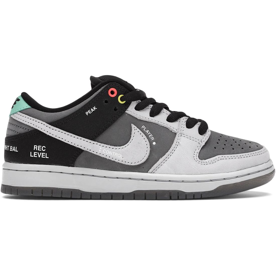 

Sneaker Nike SB Dunk Low VX1000(CV1659-001) 36