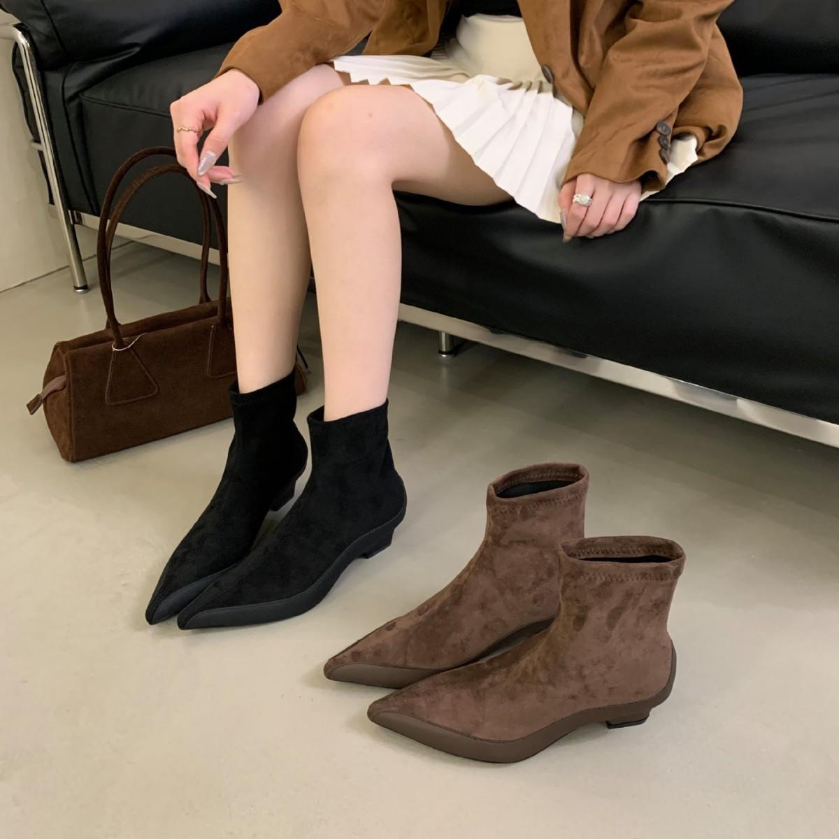 

2025 new round head thick heel splicing low tube rear zipper soft sole Chelsea Martin women s short boots 39 кофейный