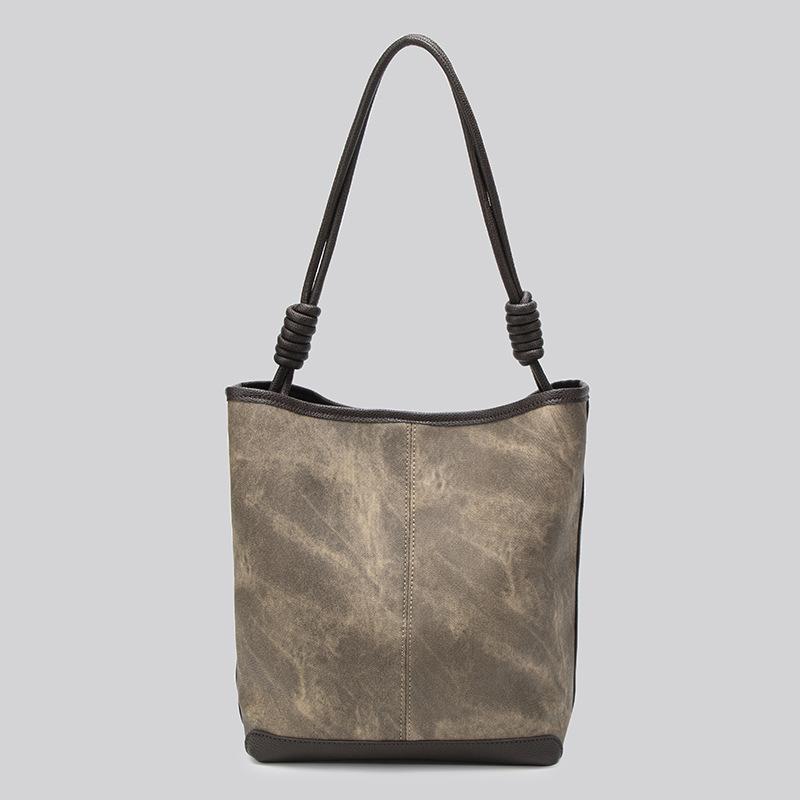 

Take a tote autumn and winter bag, female rad large bag capacity large capacity bag, new beautiful bag single shoulder commuting Baifu