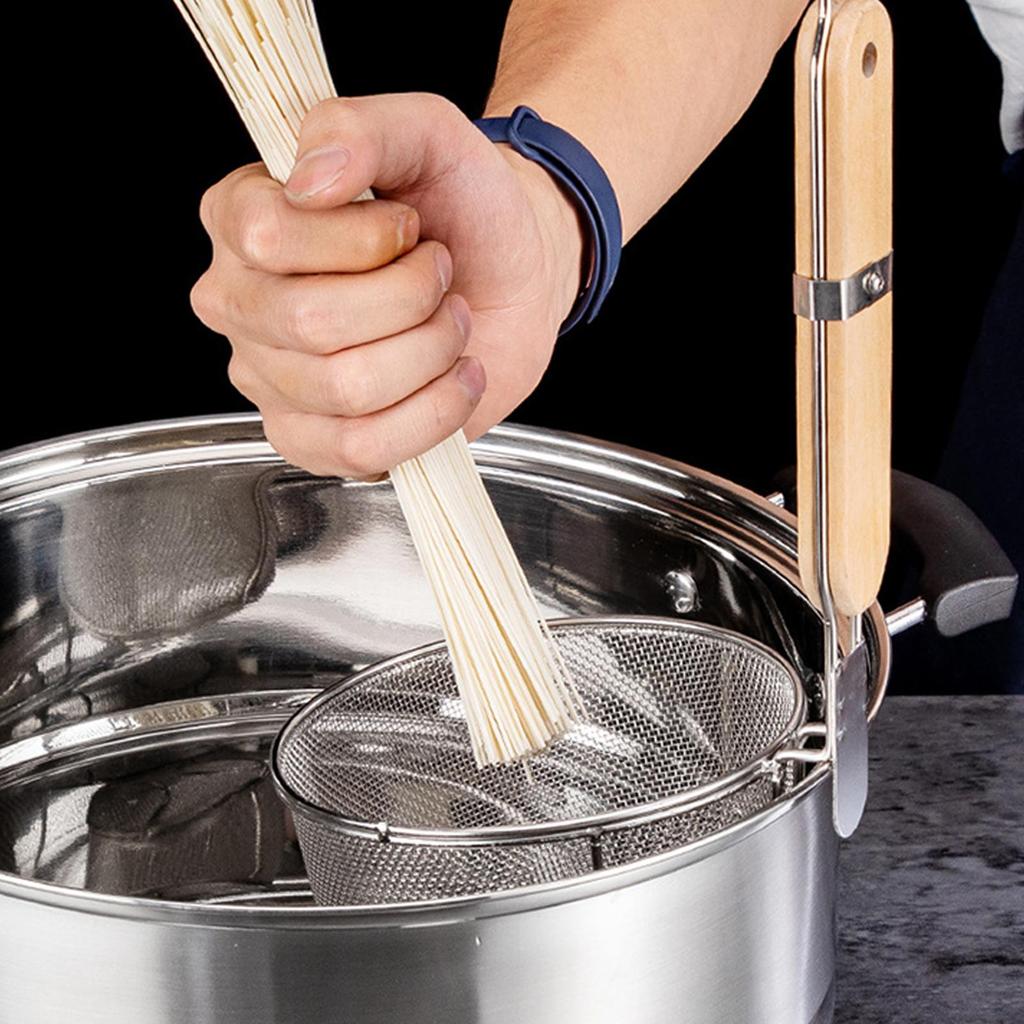 Stainless Steel Pasta Noodle Strainer Frying Basket Noodle Strainer Frying Food Basket for Kitchen Restaurant