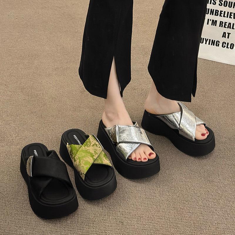 Fashion Shoes Woman 2025 House Slippers Platform Pantofle Low Luxury Slides New Designer Cotton Fabric Fashion Rome Rubber Scandals Hoof