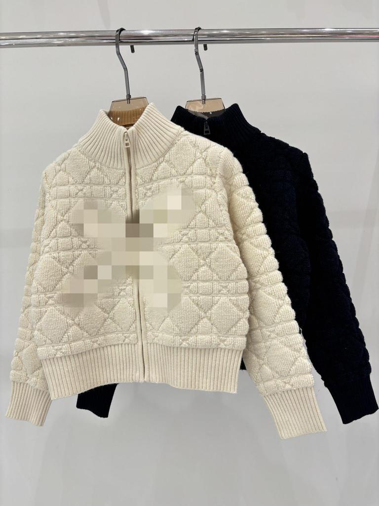 Hochwertige Version 25 karierter gestickter Schmetterling Strickjacke mit Reißverschluss und Stehkragen für den frühen Herbst