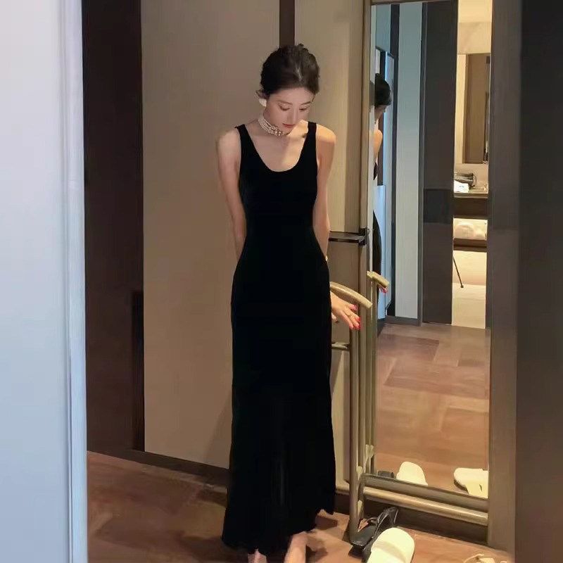 Plus Size Women s Clothing Fancy Accessible Luxury French Style Temperament Velvet Dress Female Fall and Winter Hepburn Style Sexy Halter Skirt Black L
