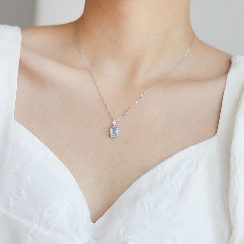 Aquamarine perfume bottle necklace women's fashion light luxury niche high-end sense simple temperament square pendant collarbone chain