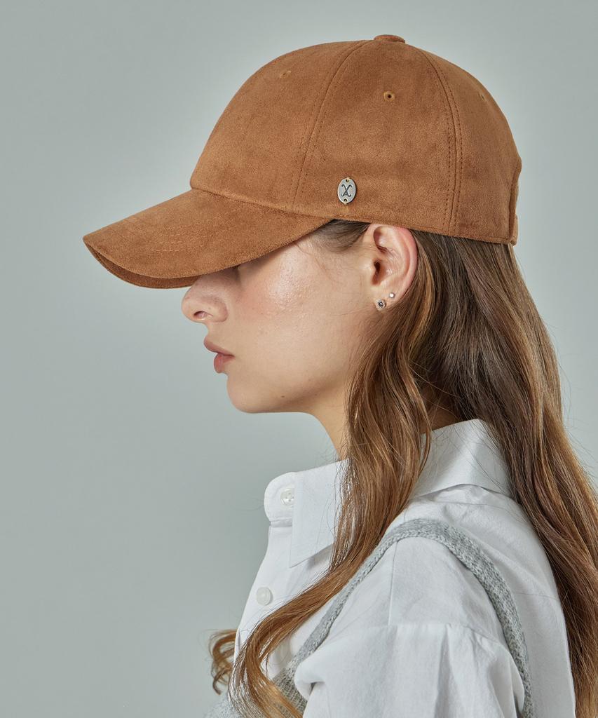 Bajal Va Curved Oval Metallic Suede Ball Cap Brown