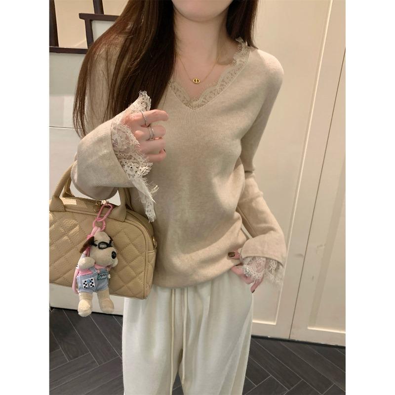V-neck Lace Flared Sleeve Knitted Sweater Women's Spring and Autumn Winter Bottoming Shirt Pullover Retro Temperament Sweater