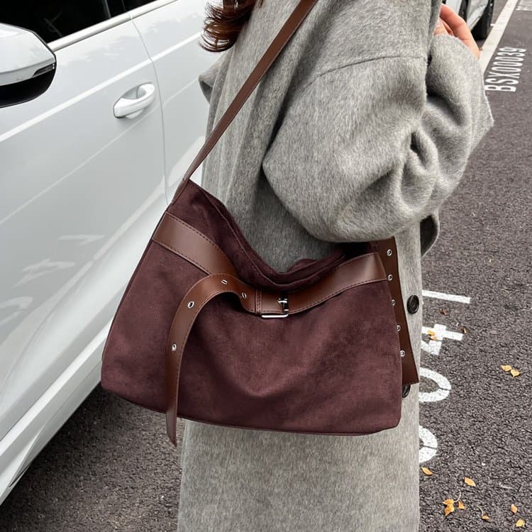 

Retro Style Commuter Shoulder Messenger Tote Bag кавовий