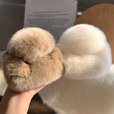 Korean Version of Square Rex Rabbit Hair Clip, Ponytail Disc Hair Clip On the Back of the Head, Large Plush Shark Clip, Internet Celebrity Hairpin.