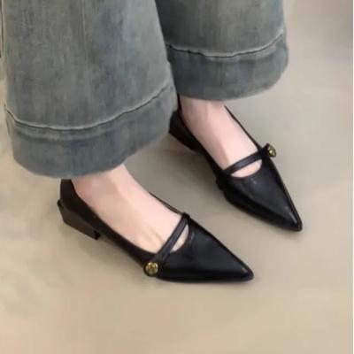 2025 Neue Kamelie Französischer Vintage Spitz zulaufender Zeh Flacher Ausschnitt Einzelne Schuhe Damen Kleine Lederschuhe