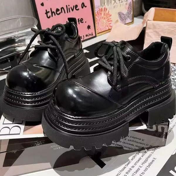 Pulēti retro agrā pavasara apavi ar platformas zoli, mazas ādas kurpes, sieviešu jauni mokasīni, daudzpusīgas mafinu zoles, palielina augumu