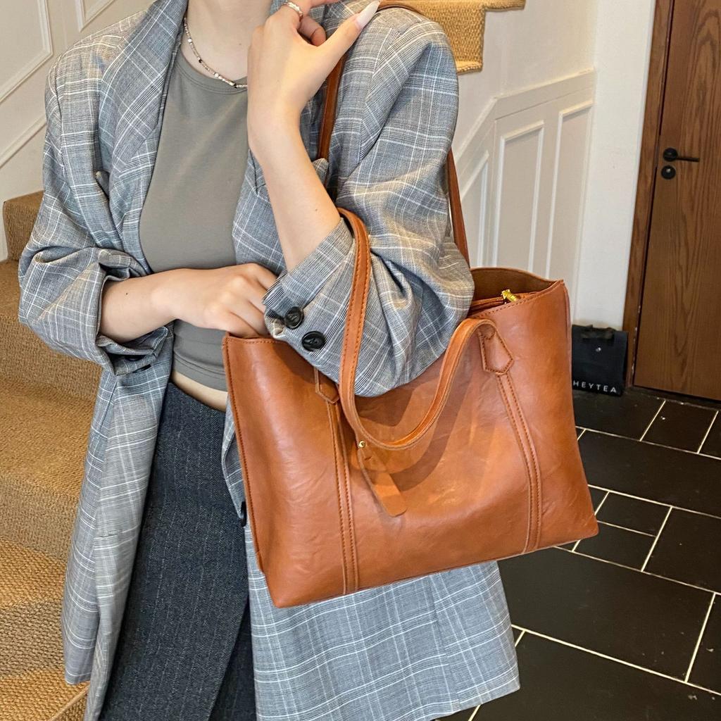 Retro commuter tote bag women's 2025 new fashion casual portable shoulder bag niche large-capacity underarm bag