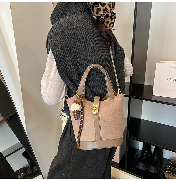 Bags Women's 2025 New Autumn and Winter Models, High-end Retro Large-capacity Commuting To Work, Shoulder Crossbody Bucket Bag