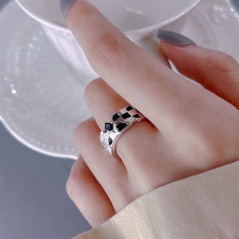

Трендовое кольцо в черно-белую клетку 2022 года для мужчин и женщин - Уникальное кольцо на указательный палец в холодном стиле Adjustable Open