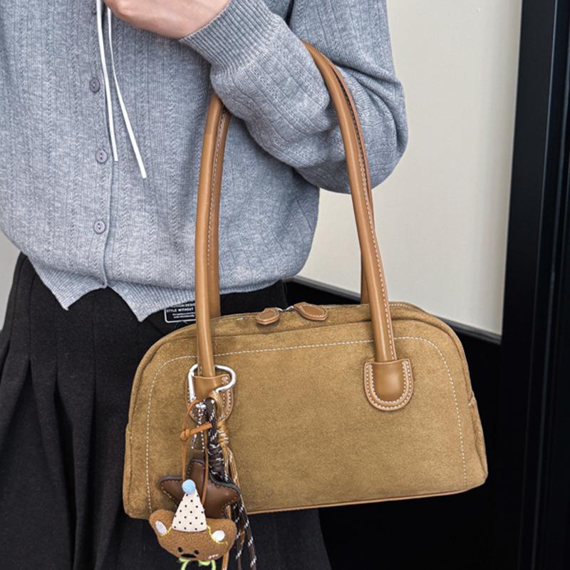 Retro niche suede bag women's winter new shoulder bag bag high value simple casual armpit bag