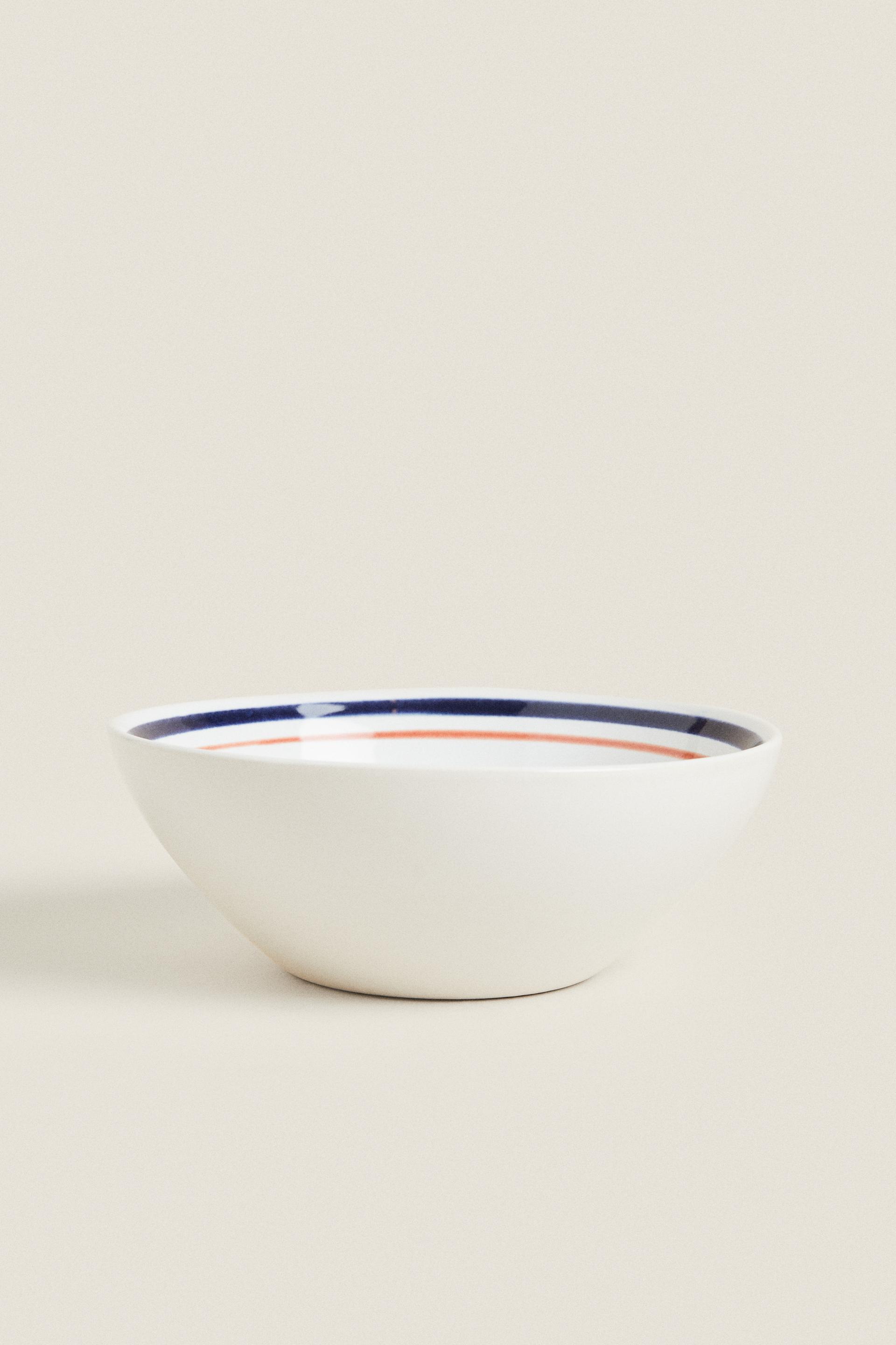 

ЧАША С ДВОЙНЫМ ОБОДОМ