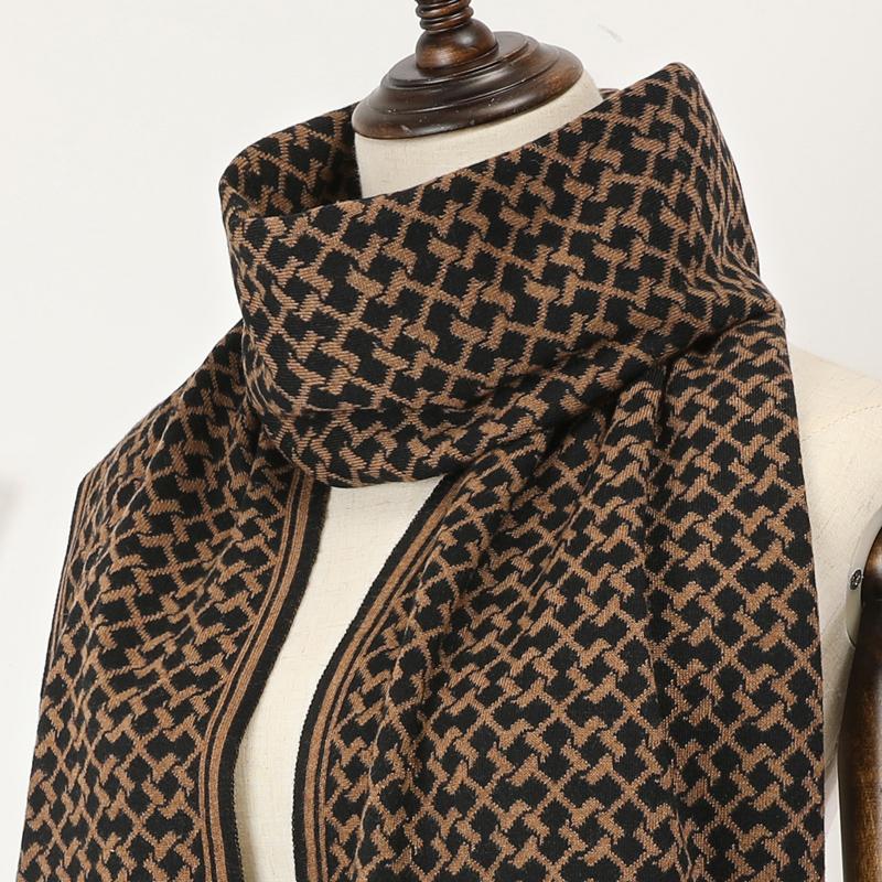 Long Winter Wool Scarves Custom Knitted Plaid Pattern Thermal Insulation Eco-Friendly for Women