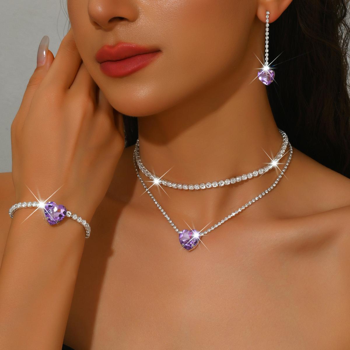 

Ювелирные изделия Персиковое сердце Стразы Ожерелье Серьги Браслет Набор из трех предметов Свадебный костюм Аксессуары для платья