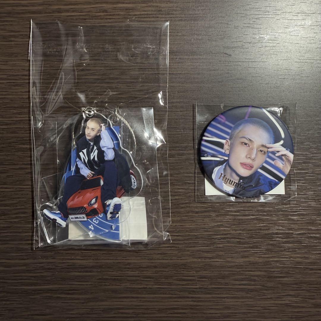 

[USED] straykids Hyunjin acrylic stand keychain badge