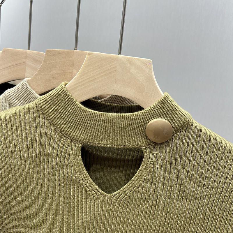 Lockeres, halbhohes Strickoberteil für den Herbst- und Winterpullover mit ausgehöhltem Unterteil für Damen
