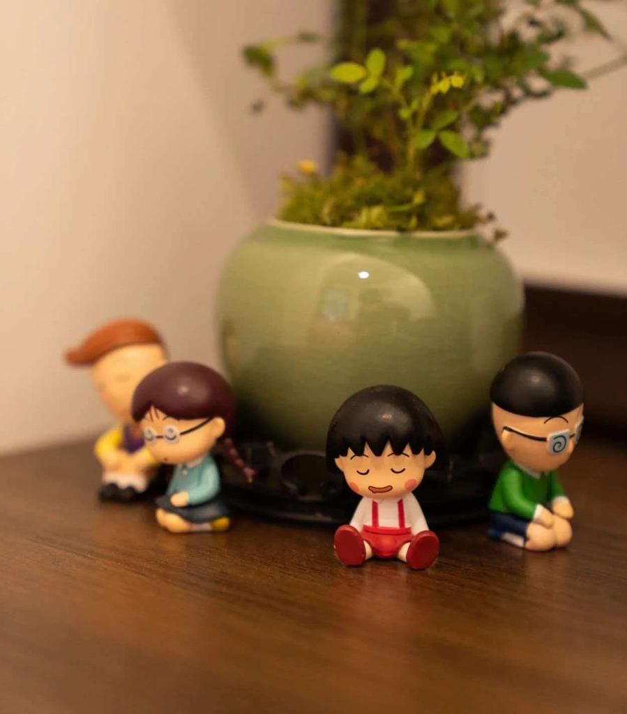 Novedad en Stock Anime Maruko Durmiendo Hombro con Hombro Caja Ciega Lindo Adorno de Escritorio Como Regalo Sorpresa Festivo Para Fans