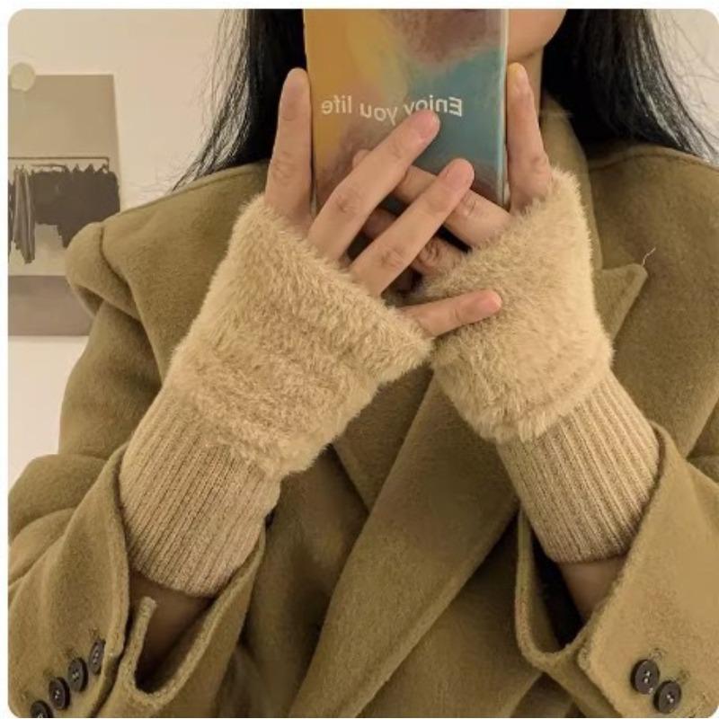 Mink Plush Plush Student Gloves Warm and Cold Gloves Female Winter Female Black and White Cute Office Half Finger