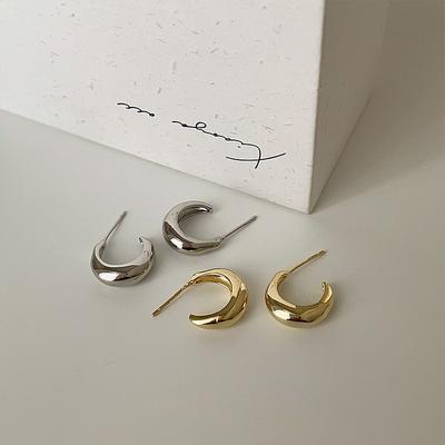 Brincos de Tarraxa Metálicos em Forma de C com Vento Leve, Estilo Hong Kong de Nicho Frio para Mulheres, Personalidade Retro, Simples e Versáteis, Brincos de Tarraxa