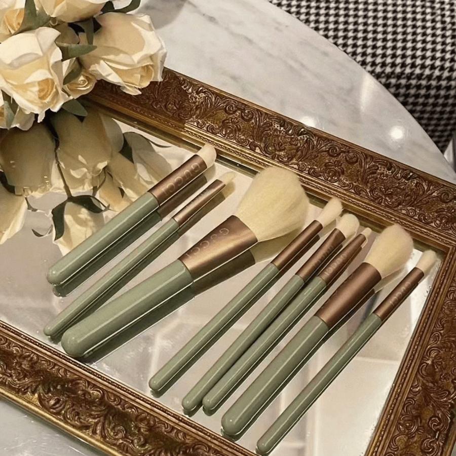 

Модный набор кистей для макияжа Gucci зеленого цвета - Мягкое прикосновение, 3D дизайн круглого стержня, водостойкий и пыленепроницаемый, легко хранить зелёный