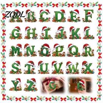 Acryl Initialen-Schmuck für Weihnachten Personalisiert 26 Buchstaben Weihnachten mit Weihnachtsmannmütze Elfen-Design, Strumpf Namensschilder Hängende Dekoration Baum Kaminsims