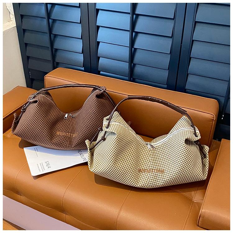 Casual Large-capacity Commuter Tote Bag 2025 New Bag Women's Messenger Bag Lightweight and Versatile Shoulder Armpit Bag