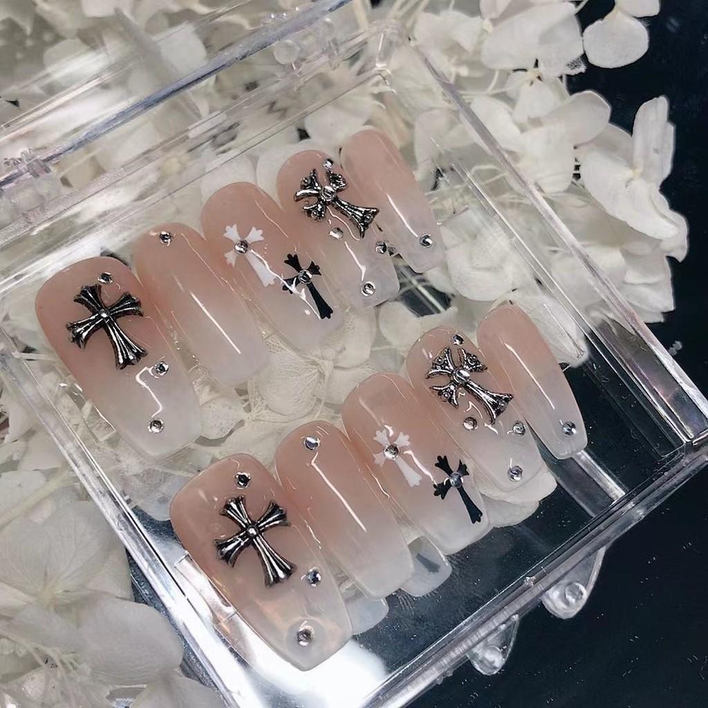 100% РУЧНАЯ РАБОТА Длинные накладные ногти в форме гроба с клеем Молочно-белый градиент Воронья сердечко накладные ногти акриловые накладные ногти многоразовые накладные ногти XS