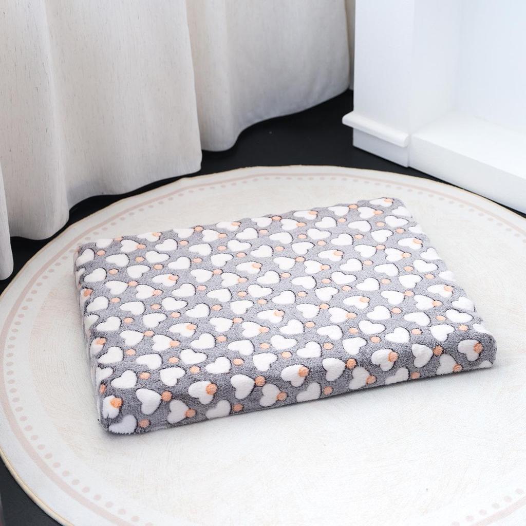 Removable & Washable Winter Dog/Cat Bed - Warm, Stylish, and Comfortable Sleeping Mat