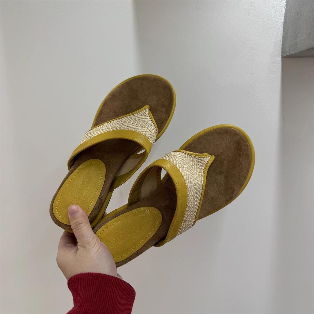 Soft Bottom Flip-flops Women's Outer Wear 2025 Summer New Simple and Versatile Casual Flat Bottom Cool Slippers Toe Slippers Women