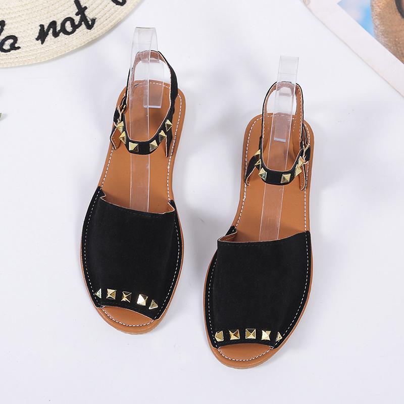 

Летние повседневные женские сандалии с круглым носком, новые модные сандалии на плоской подошве с открытым носком, дизайнерские женские сандалии с открытой пяткой и металлическими заклепками 43
