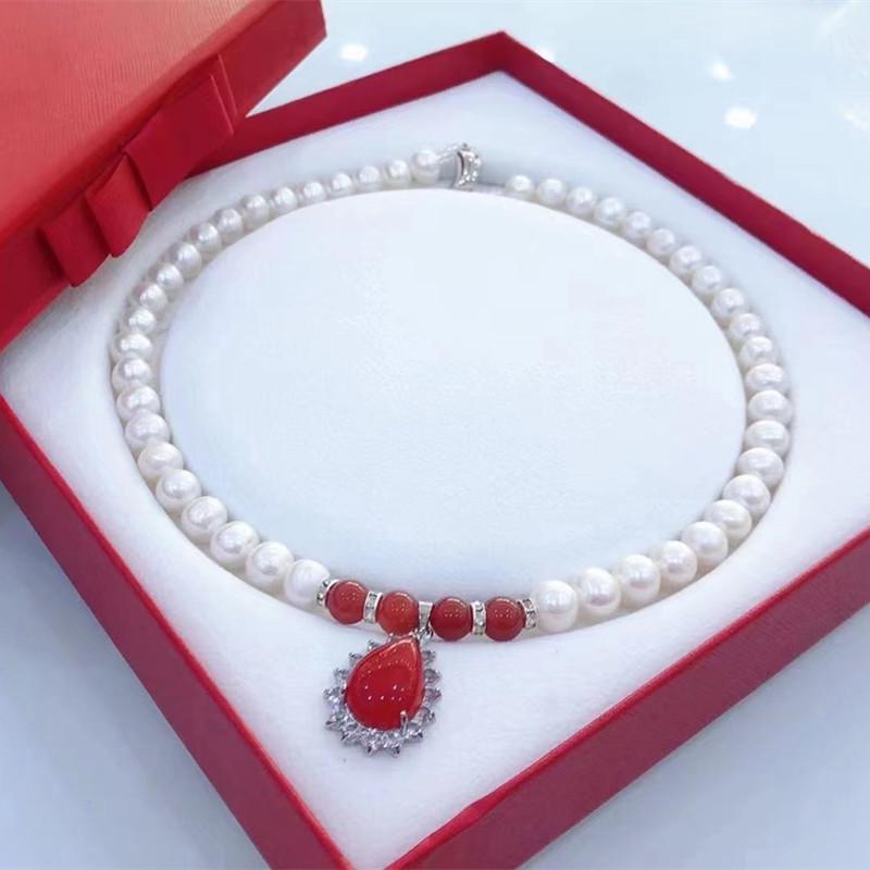 Mother's Day Gift: Women's Natural Sika Shell Pearl & Agate Pendant Clavicle Choker Necklace