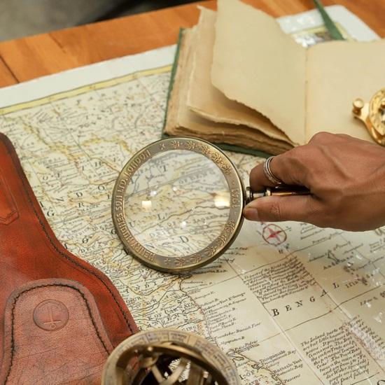 10.16 Cm Brass Magnifying Glass In Leather Case Classic-Style Magnifier for Desk, Gifts, or Collectors Birthday Gift