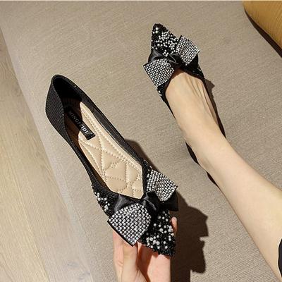 Moda 2024 nowe designerskie kryształowe kokardki płaskie buty dla kobiet płytki wykrój brokatowe baleriny 43 duży rozmiar perłowe mokasyny damskie