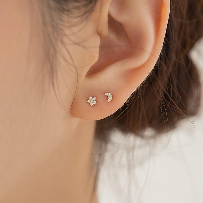 Lunne 14K Asymmetrical Mini Crescent Star Cubic Earrings (14K Gold) #Es26