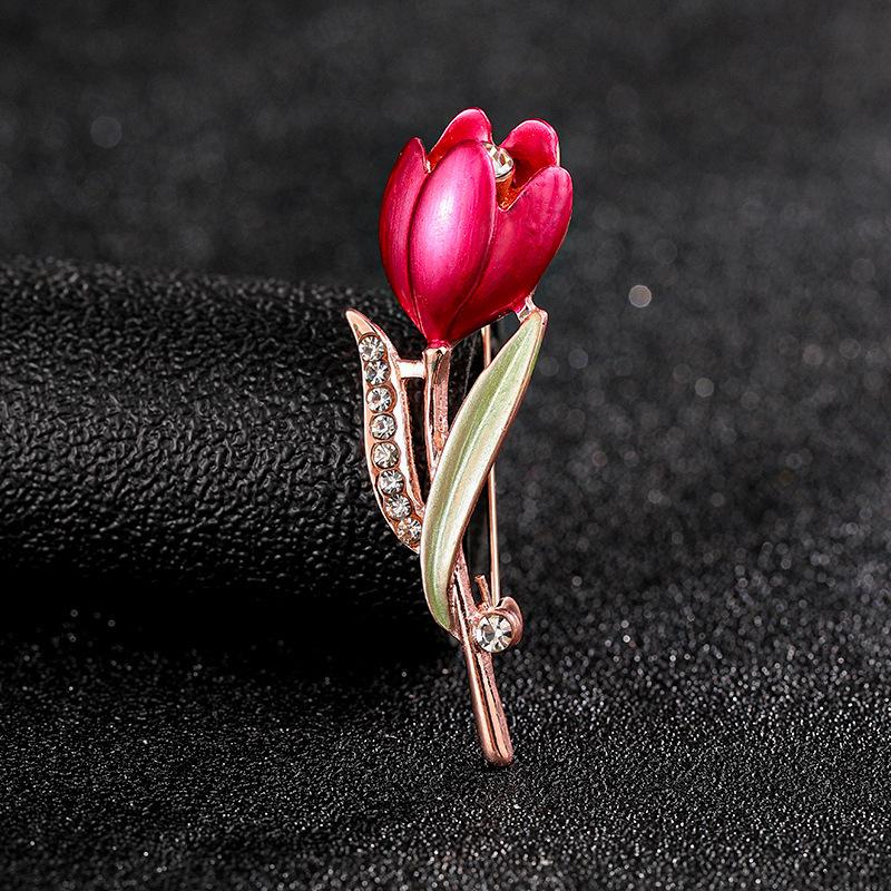 Elegancka Różowa Emaliowana Broszka Lotosowa w Stylu Retro – Modny Dodatek do Cheongsam