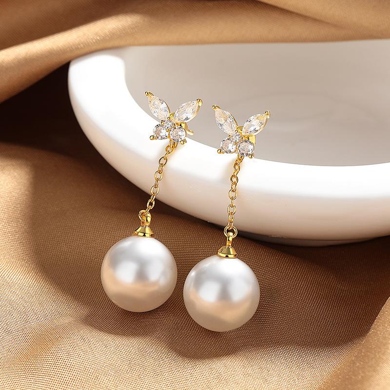 2026 Temperament Light Luxury Butterfly Stud Earrings Niche Premium Sense Pearl Tassel Earrings Women s Retro Plated 18K Gold