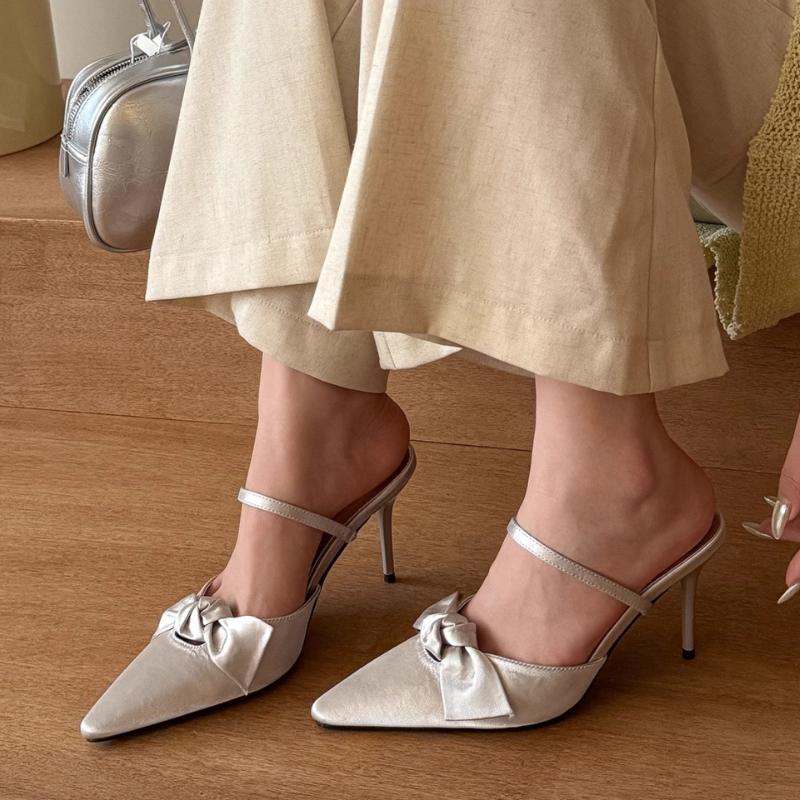 Mode Damenmode Baotou Sandalen Sommer Neu Spitz Zehenbereich Flacher Ausschnitt Schmetterlingsknoten Rutschfest Abriebfest Feiner Absatz Slipper