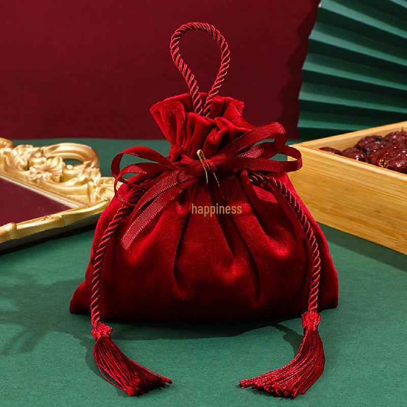 

Шелковый подарочный мешочек для конфет на свадьбу с завязкой 16x17 cm