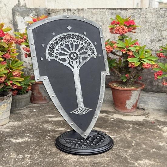 Yggdrasil Kosmiczna Tarcza Aluminiowa Zawieszka Ścienna w Stylu Wikingów z 8-ramienną Gwiazdą