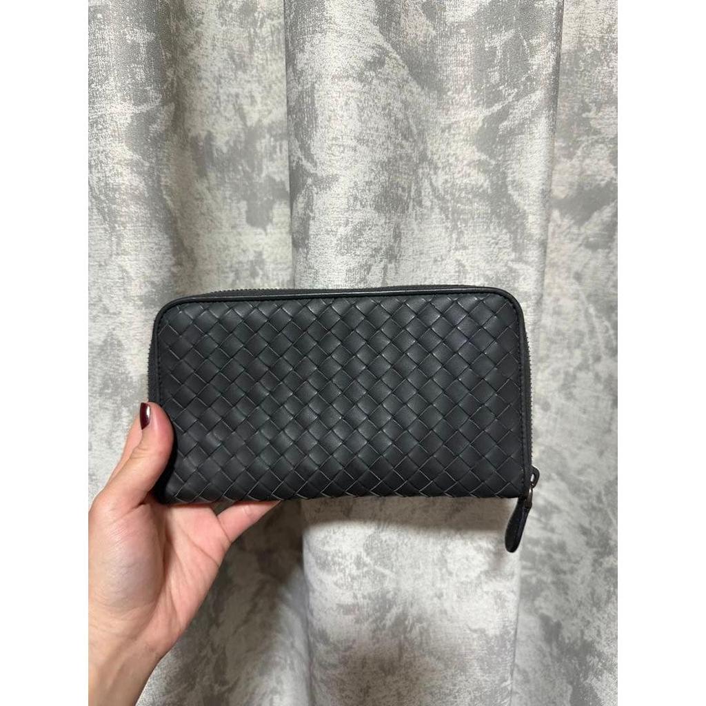 Used Bottega Veneta Intrecciato Round Zip Long Wallet - Excellent Condition