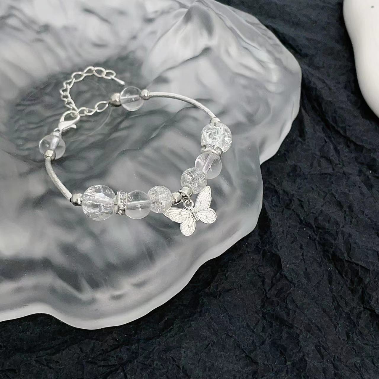 

Изысканный серебряный браслет с бабочками Элегантные стеклянные бусины Китайская традиция