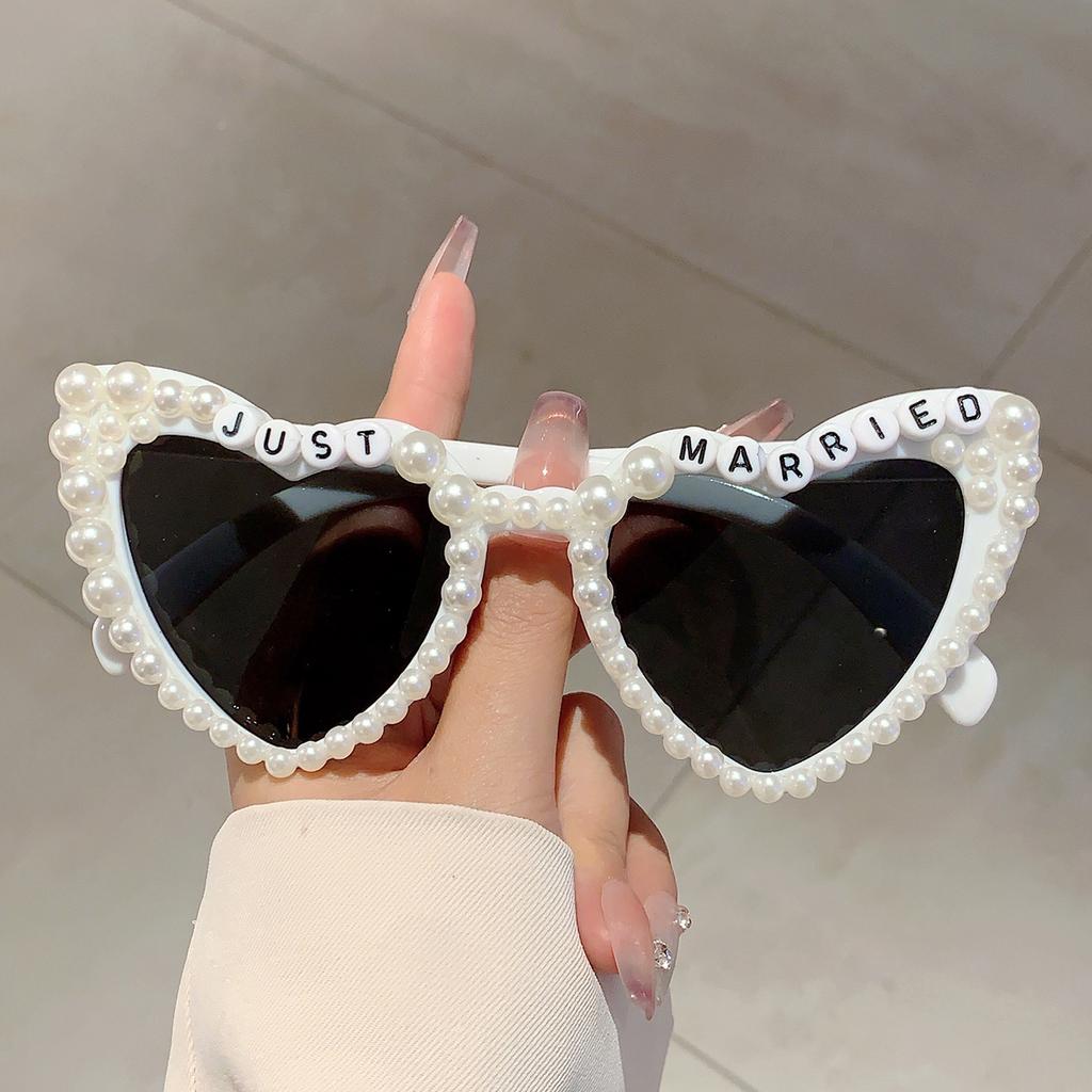 Heart Shaped Sunglasses with Pearls Women New in Stylish Vintage Shades for Wedding Trendy Cute Party Sun Glasses