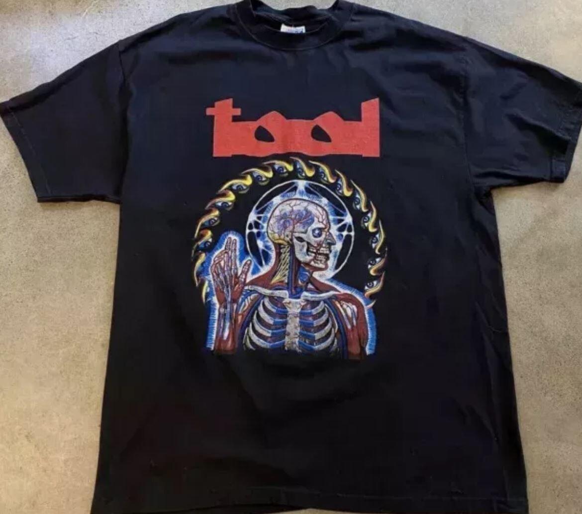 

26 Vintage Tool 2001 Concert Tour Band T-Shirt Flaming Eyes Hanes Unisex T-Shirt XXXXL