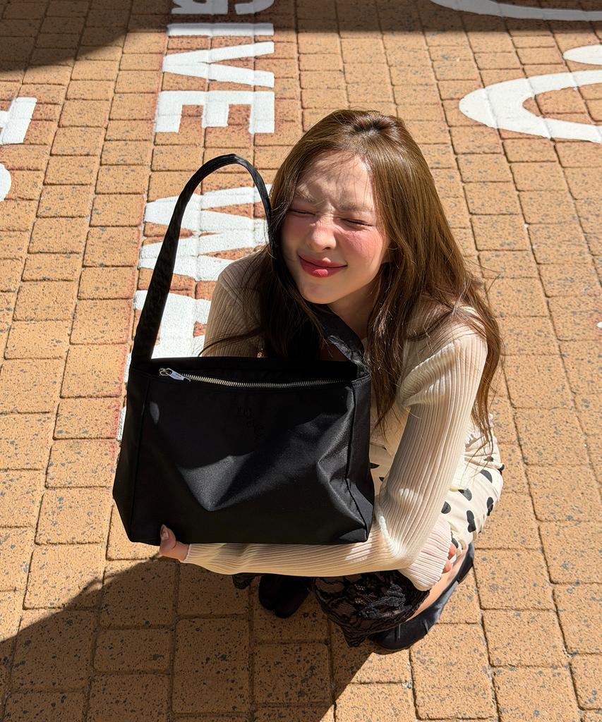 Mucu And Ebony Comfy Bag _ Black