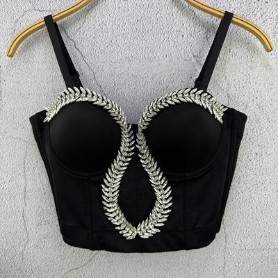 Blattförmiges Strassketten-Tanktop mit kurzen Ärmeln und einer raffinierten und eleganten Ausstrahlung, perfekt für Streetstyle-Mode.. Camisoles & Tanktops
