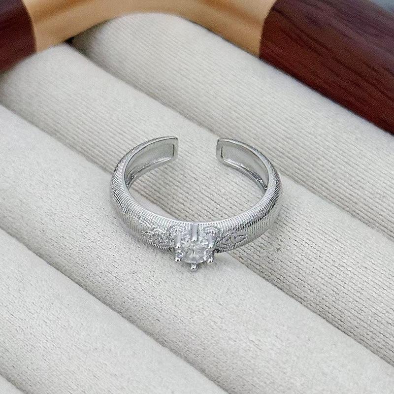 Exquisite Light Luxury Niche High-End Single Diamond Brushed Opening Ring Women S Fashion Super Flash Diamond Ring Adjustable opening