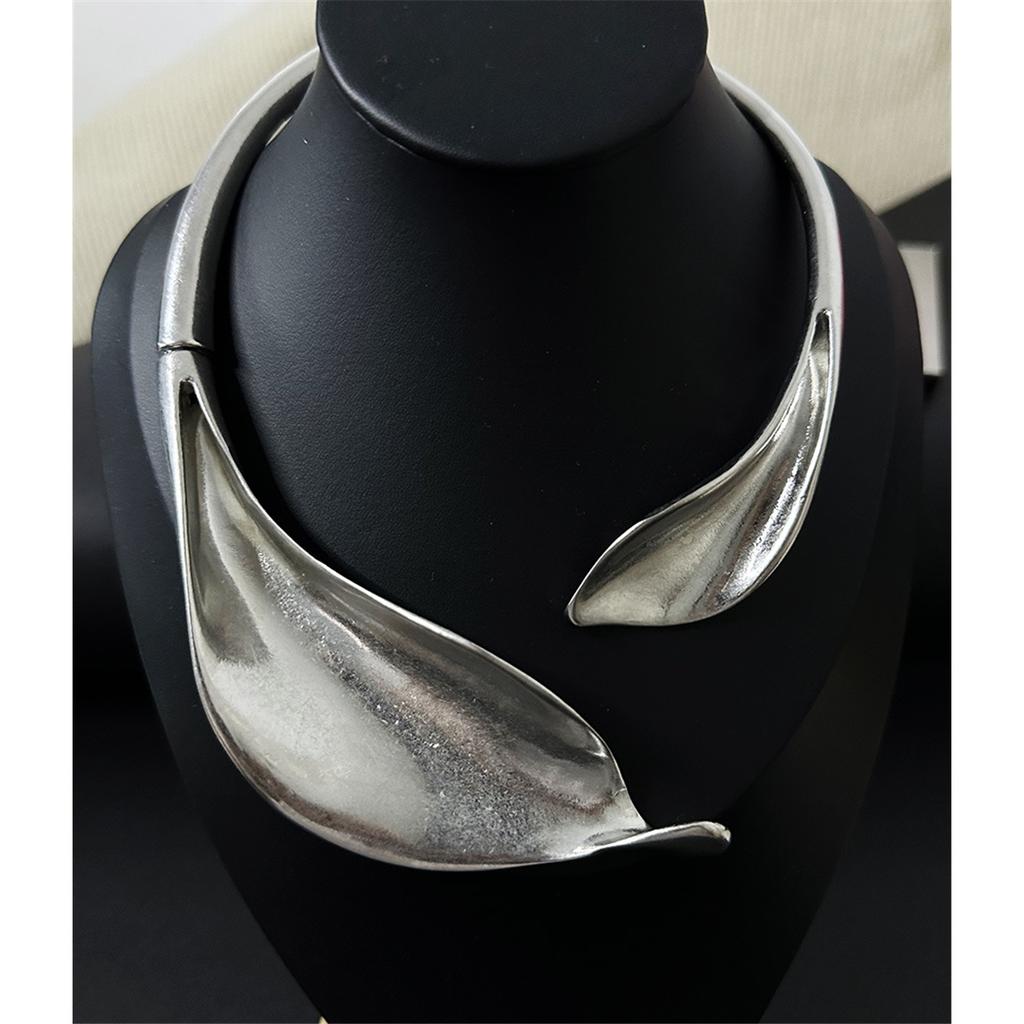 Tooxika Summer New Niche Personalised Gold Leafy Flower Collar Exaggerated Funky High Feeling Open Necklace